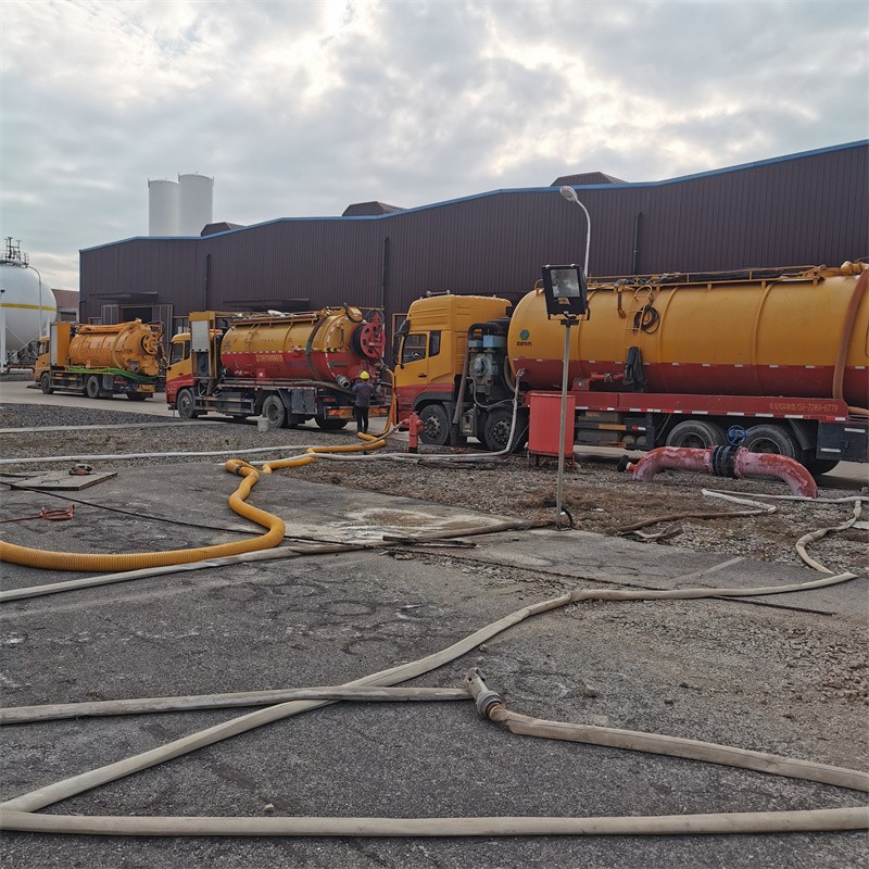 大朗镇污水池清理